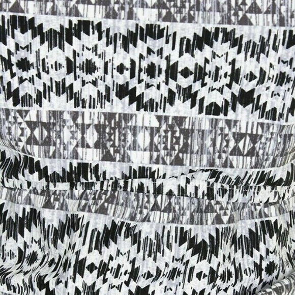 (NWT) Go by Gossip Black/Blue Printed Keyhole Swimsuit Tankini Top Plus Size 1X - Picture 6 of 7